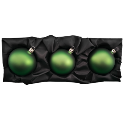 3er Set Christbaumkugeln aus Glas mit 8cm Durchmesser in Moosgrün matt aus einem schwarzen Seidentuch