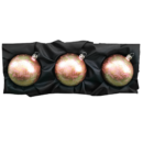 3er Set Christbaumkugeln aus Glas in einem matten Rosatraum und einem Softeffekt mit 8cm Durchmesser auf einem schwarzen Seidentuch