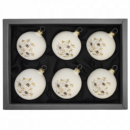 6er Set Christbaumkugeln aus Glas in softweiß matt mit Weihnachtssternmuster, 6cm Durchmesser und in schwarzem Naturkarton